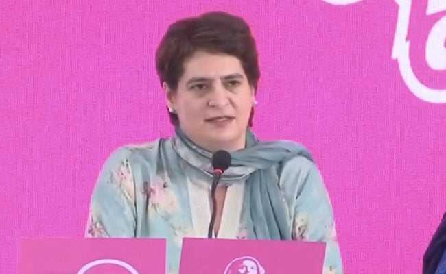 प्रियंका गांधी ने महिलाओं के लिए घोषणा पत्र जारी किया प्रियंका गांधी ने महिलाओं के लिए घोषणा पत्र जारी किया